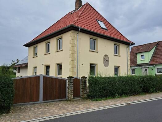 Wohnung zur Miete 1.365 € 5 Zimmer 130 m² Geschoss 2/3 frei ab 01.12.2025 Kürnach 97273