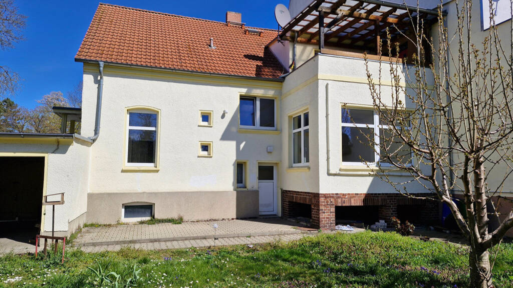 Mehrfamilienhaus zum Kauf 120.000 € 6 Zimmer 175,6 m² 360 m² Grundstück Staßfurt 39418