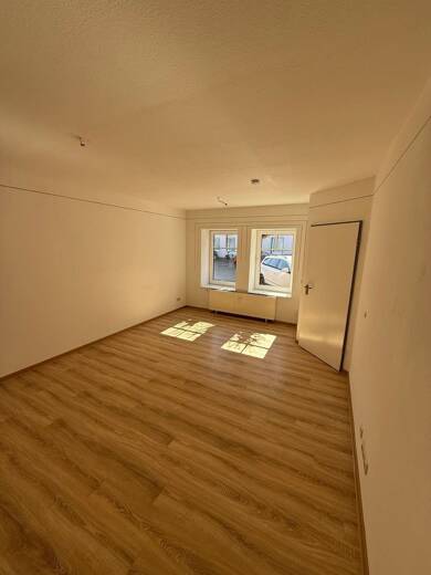 Studio zur Miete 260 € 1 Zimmer 26 m² EG frei ab sofort Bernburger Straße 17 Staßfurt Staßfurt 39418