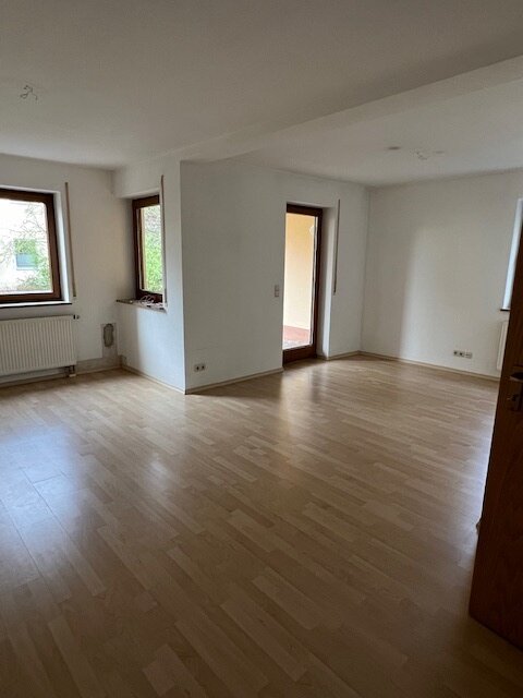 Wohnung zur Miete 400 € 2 Zimmer 62,5 m²<br/>Wohnfläche EG<br/>Geschoss ab sofort<br/>Verfügbarkeit Louis-Lejeune-Str. 81 Niederlungwitz Glauchau 08371