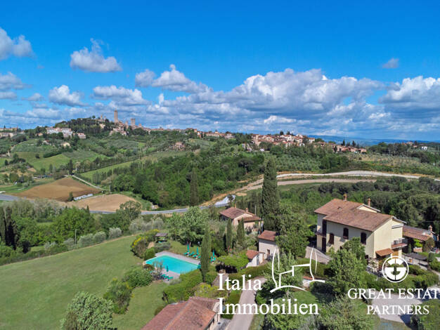 Bauernhaus zum Kauf 2.250.000 € 36 Zimmer 460 m² 36.000 m² Grundstück San Gimignano 53037