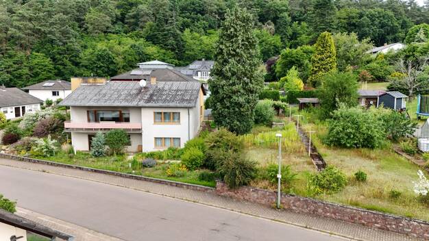 Haus zum Kauf 269.000 € 192 m² 1.025 m² Grundstück Ginsterweg 2 Brotdorf Merzig 66663