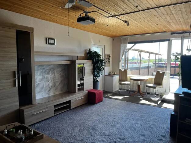 Stadthaus zum Kauf 360.000 € 16 Zimmer 233 m² 483 m² Grundstück frei ab sofort Stotzheim Euskirchen_Kreis 53879