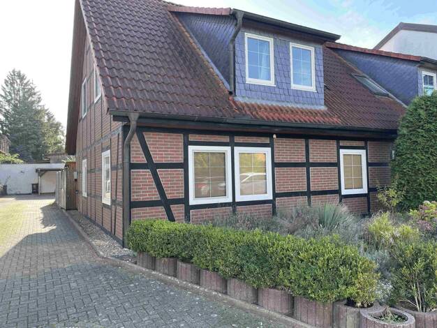 Doppelhaushälfte zum Kauf 279.000 € 4 Zimmer 95 m² 247 m² Grundstück Bienenbüttel Bienenbüttel 29553