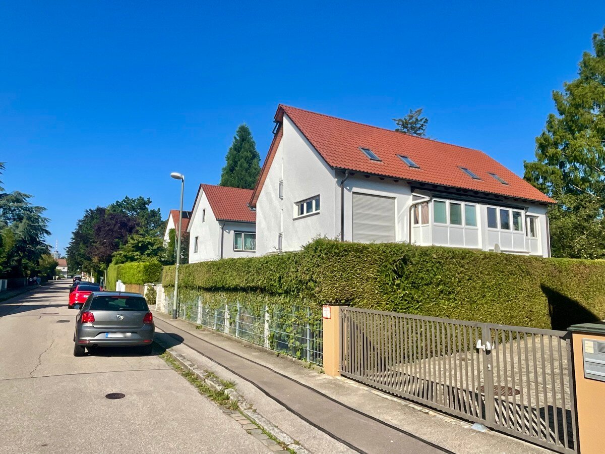 Doppelhaushälfte zum Kauf 845.000 € 5 Zimmer 130,8 m²<br/>Wohnfläche 292 m²<br/>Grundstück ab sofort<br/>Verfügbarkeit Anton-Günther-Straße 15 A Göggingen - Nordost Augsburg 86199