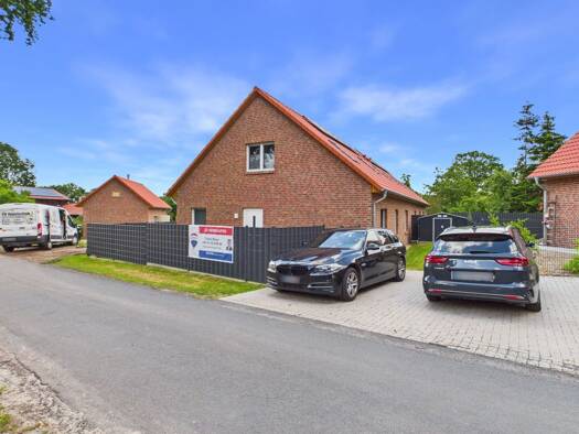 Doppelhaushälfte zum Kauf 339.000 € 4 Zimmer 145 m² 350 m² Grundstück Stöckse Stöckse 31638