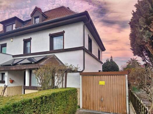Doppelhaushälfte zum Kauf 430.000 € 5 Zimmer 121 m² 145 m² Grundstück frei ab sofort Stuttgart 70327