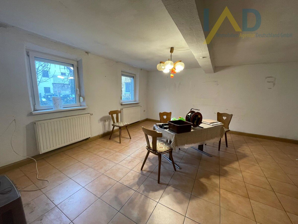 Doppelhaushälfte zum Kauf 207.000 € 11 Zimmer 120 m²<br/>Wohnfläche 225 m²<br/>Grundstück Uehlfeld Uehlfeld 91486