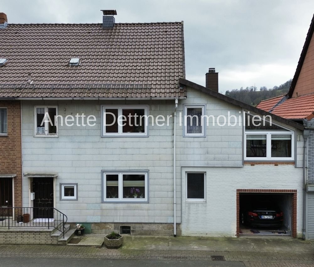 Reihenmittelhaus zum Kauf 135.000 € 6 Zimmer 180 m²<br/>Wohnfläche 346 m²<br/>Grundstück Delligsen Delligsen 31073