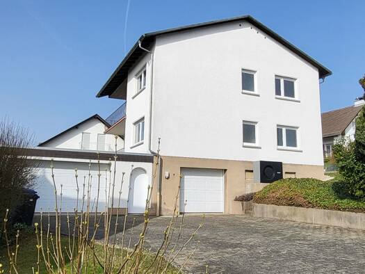 Haus zur Miete 1.600 € 6 Zimmer 162 m² 658 m² Grundstück frei ab 01.05.2026 Wetzlarer Straße 34 Aßlar 35614