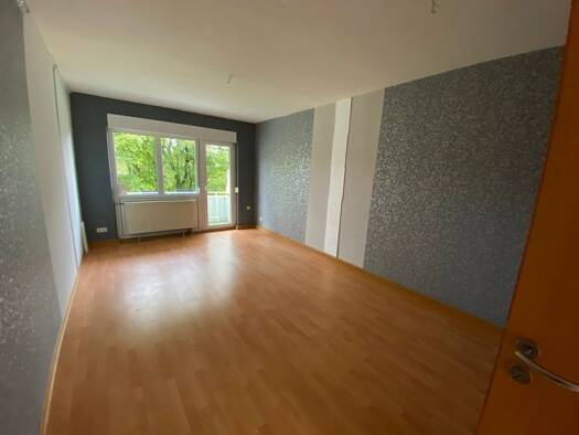 Wohnung zur Miete 293 € 3 Zimmer 59,2 m² 1. Geschoss Karl-Marx-Straße 17 Suhl 98527