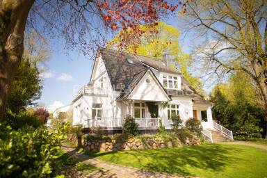 Villa zum Kauf 1.980.000 € 9 Zimmer 311 m² 1.855 m² Grundstück Ahrensburg 22926