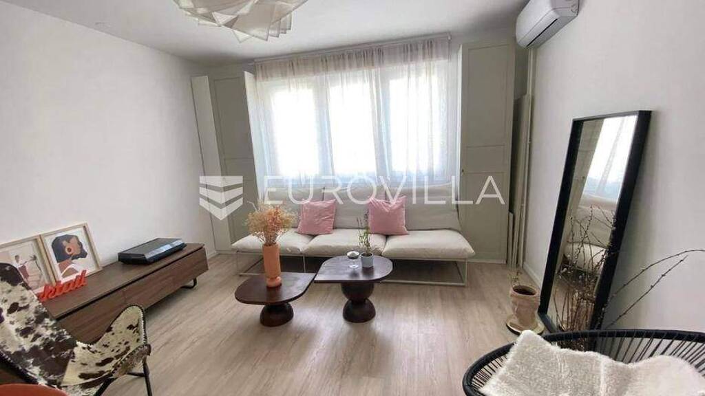 Wohnung zur Miete 800 € 1 Zimmer 40 m² 2. Geschoss Vrbik Vrbik - Cvjetno naselje 10000