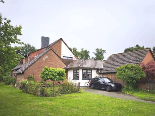 Mehrfamilienhaus zum Kauf 395.000 € 5 Zimmer 300,7 m² 1.935 m² Grundstück Triangel Sassenburg 38524