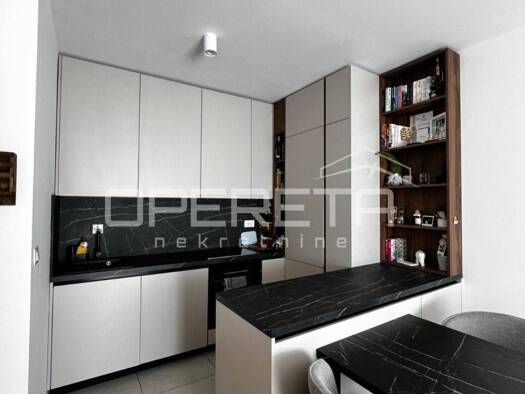 Wohnung zur Miete 950 € 2 Zimmer 50 m² Split