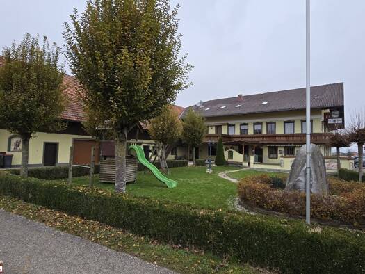 Hotel zum Kauf 1.470.000 € 6.021 m² Grundstück Burgkirchen 5274