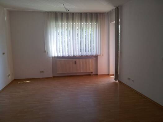 Wohnung zur Miete 1.050 € 3 Zimmer 100 m² Geschoss 1/3 frei ab sofort Neudeker Straße 8 Neutraubling 93073