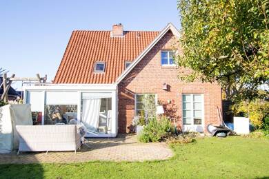 Haus zum Kauf 1.950.000 € 10 Zimmer 241 m² 651 m² Grundstück Westerland Sylt 25980