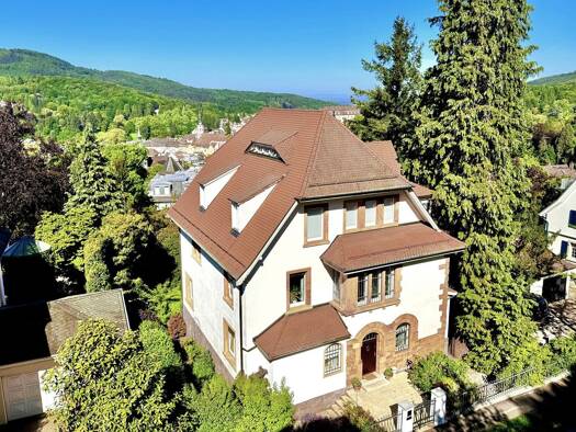 Haus zum Kauf 10 Zimmer 1.180 m² Grundstück Innenstadt Baden-Baden 76530