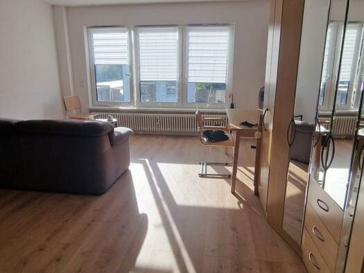 WG-Zimmer zur Miete 760 € 29 m² 1. Geschoss frei ab sofort Königsteiner Str. 5 Eschborn 65760