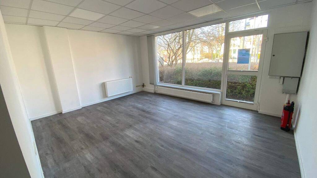 Bürofläche zur Miete 2.985 € 8 Zimmer 210 m² Bürofläche Stadtmitte Rostock 18055