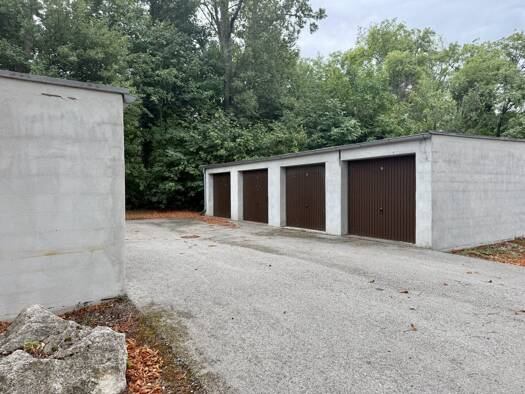 Garage zur Miete 100 € Blumau-Neurißhof 2602