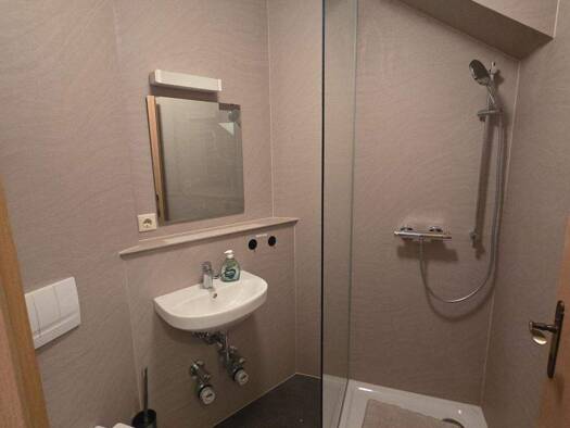 Studio zur Miete 200 € 1 Zimmer 29,5 m² 4. Geschoss Wolfsburg-Unkeroda 99834