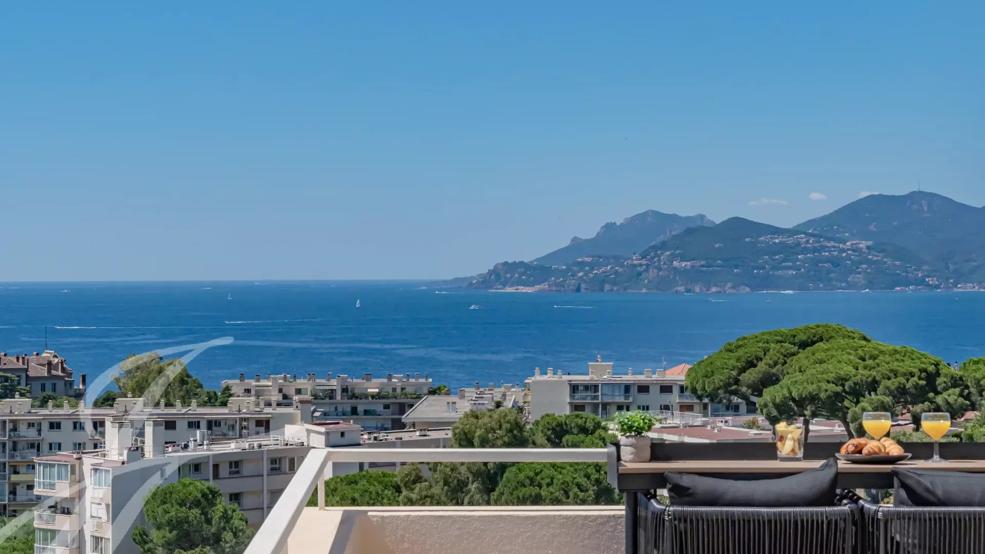 Apartment zum Kauf provisionsfrei 640.000 € 3 Zimmer 50 m²<br/>Wohnfläche 6.<br/>Geschoss Le Grand Jas Cannes 06400