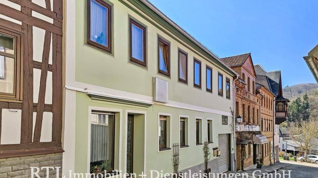 Mehrfamilienhaus zum Kauf provisionsfrei 169.900 € 8 Zimmer 175 m² 440 m² Grundstück frei ab sofort Leutenberg 07338