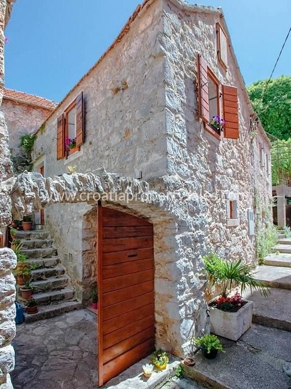 Haus zum Kauf 390.000 € 3 Zimmer 100 m²<br/>Wohnfläche Hvar