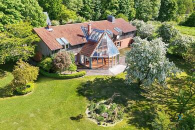 Einfamilienhaus zum Kauf 895.000 € 10 Zimmer 385 m² 10.000 m² Grundstück Eggebek 24852