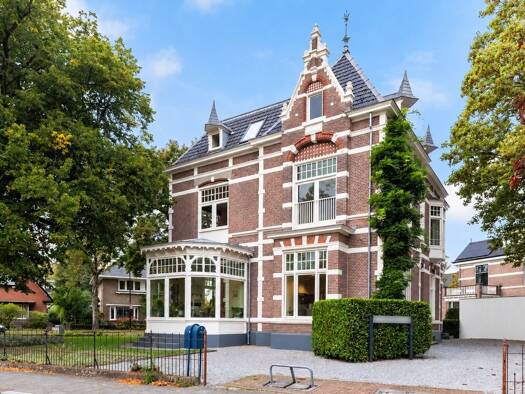 Villa zum Kauf 1.300.000 € 12 Zimmer 369 m² 1.090 m² Grundstück emmalaan 1 Apeldoorn 7315 AK
