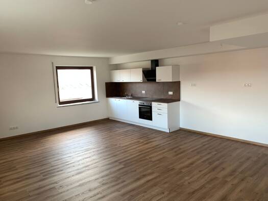 Wohnung zur Miete 990 € 4 Zimmer 106 m² Geschoss 2/3 frei ab 01.01.2027 Weisendorf Weisendorf 91085