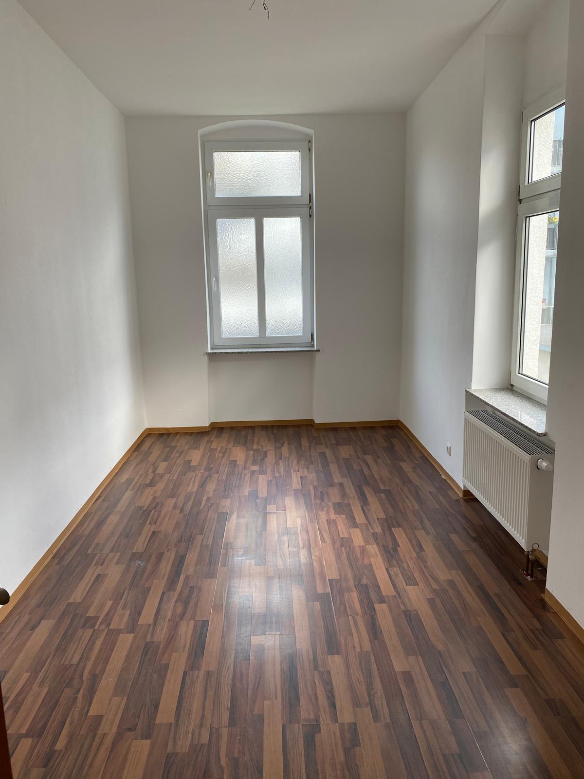 Wohnung zur Miete 248 € 1 Zimmer 33 m²<br/>Wohnfläche 1.<br/>Geschoss ab sofort<br/>Verfügbarkeit Zabelstraße 16 Clara-Zetkin-Straße / Friedrich-Engels-Straße Gera 07545