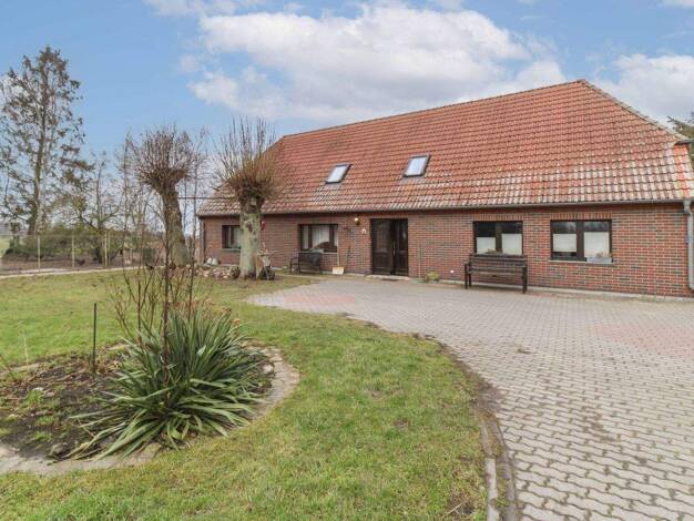 Einfamilienhaus zum Kauf 299.000 € 8 Zimmer 226,2 m² 6.000,2 m² Grundstück Behnkenhagen Süderholz 18516