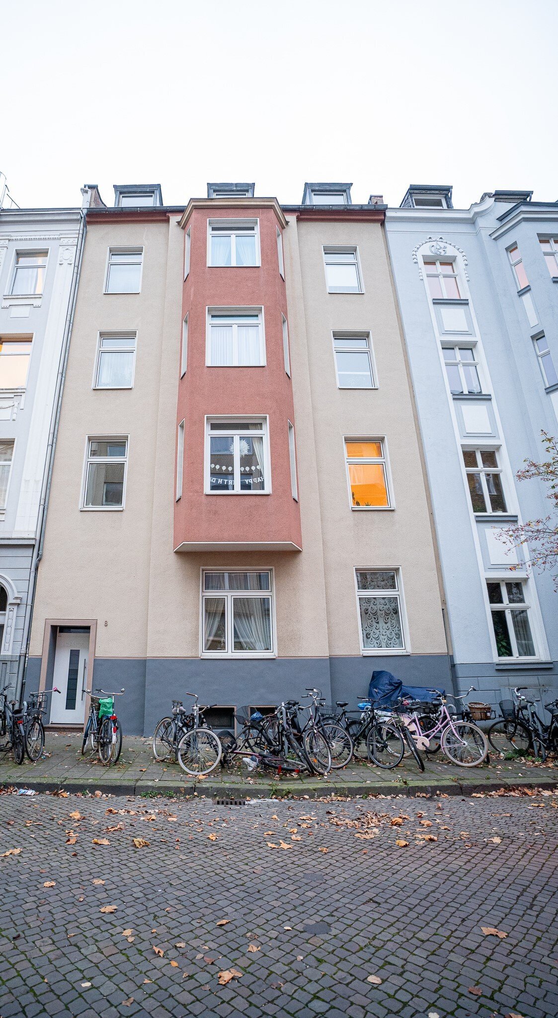 Mehrfamilienhaus zum Kauf 1.850.000 € 21 Zimmer 627 m²<br/>Wohnfläche 266 m²<br/>Grundstück 06.02.2025<br/>Verfügbarkeit Friedrichstadt Düsseldorf 40215