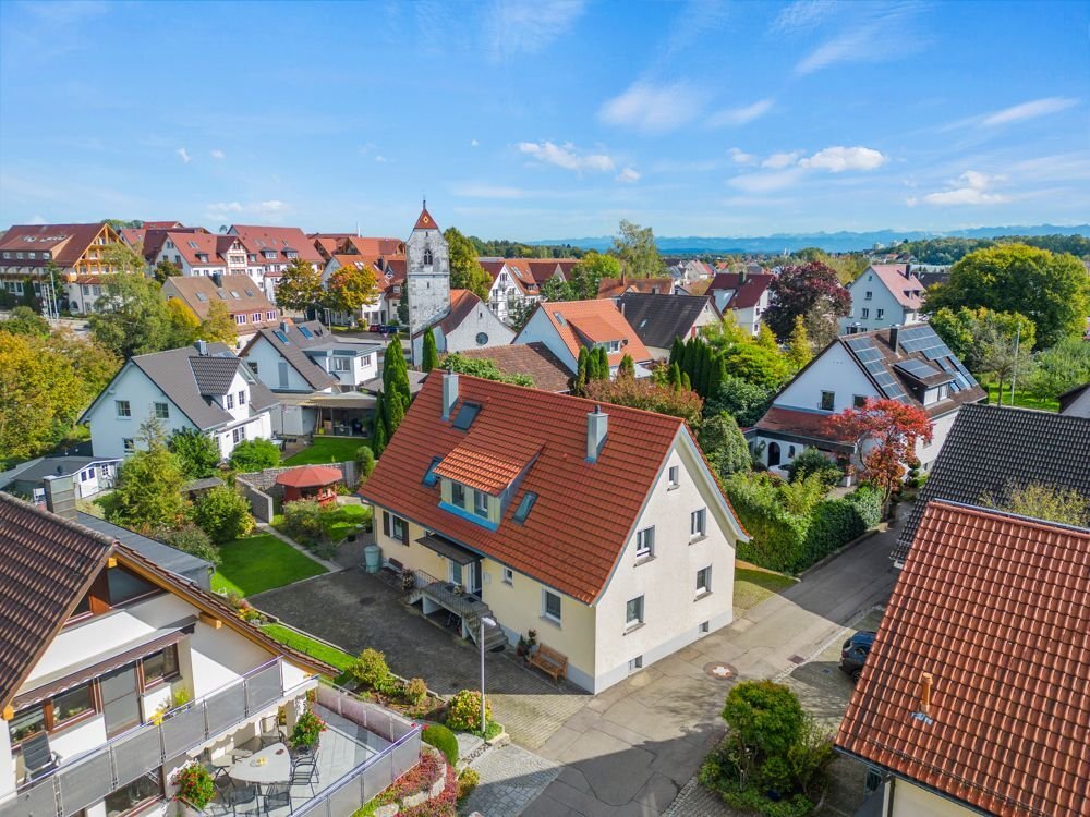 Doppelhaushälfte zum Kauf 445.000 € 4 Zimmer 90 m²<br/>Wohnfläche 315 m²<br/>Grundstück Schnetzenhausen Friedrichshafen 88045