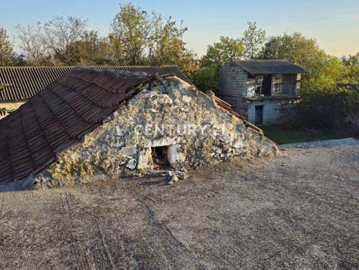 Bauernhaus zum Kauf 227.000 € 6 Zimmer 2.954 m² Polača 23423