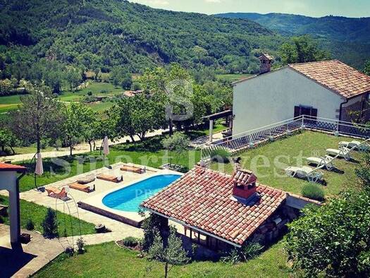 Haus zum Kauf 10 Zimmer 550 m² Motovun Motovun