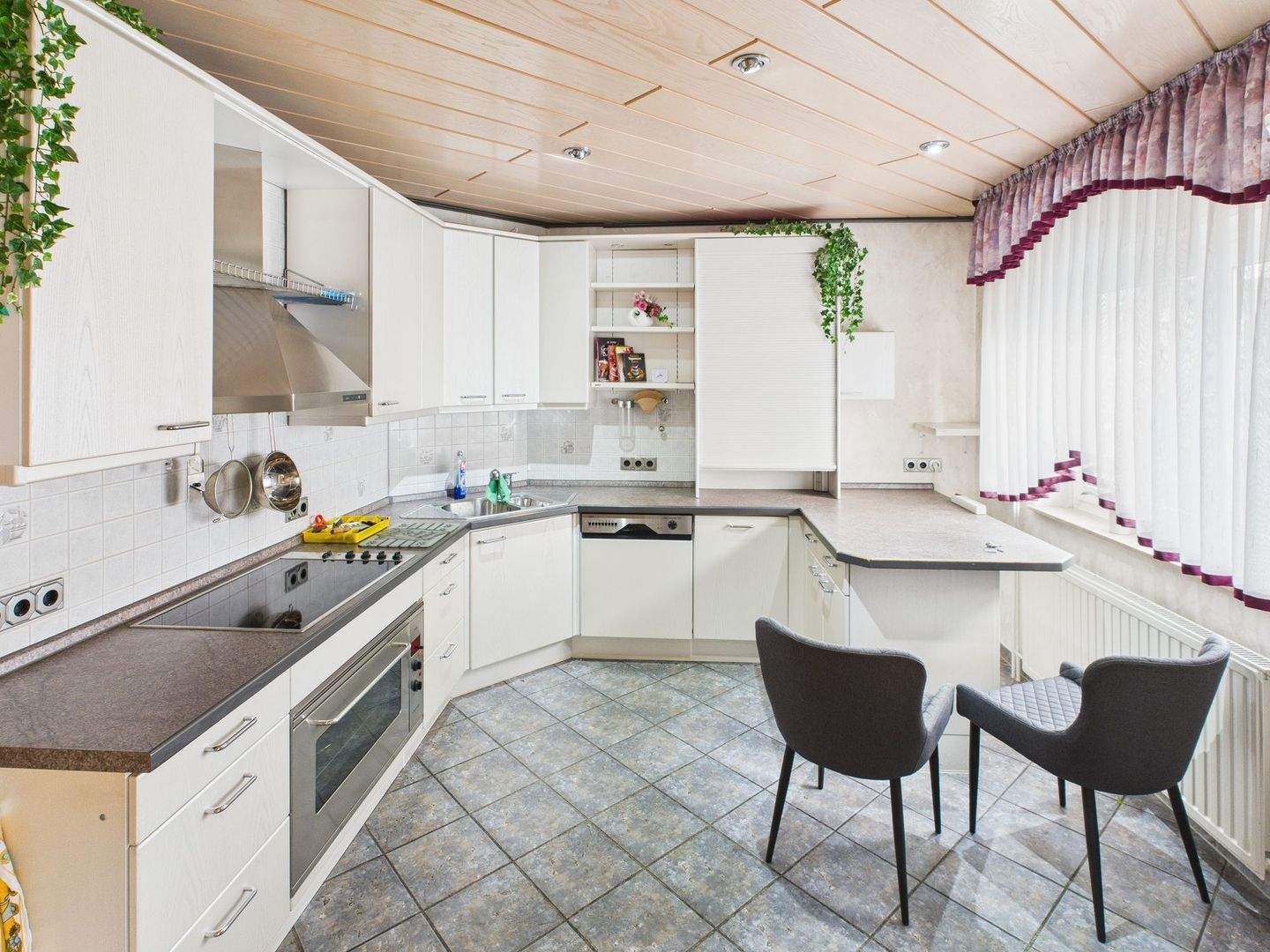 Immobilie in Bad Hersfeld - Preisreduzierung!!! Doppelhaushälfte mit 2 Garagen und großzügigem Garten #Virtueller Rundgang - Bild 3