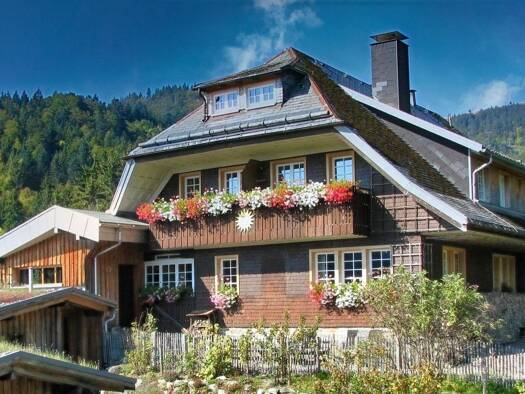 Haus zum Kauf provisionsfrei 690.000 € 11 Zimmer 450 m² 2.798 m² Grundstück Aitern 79677