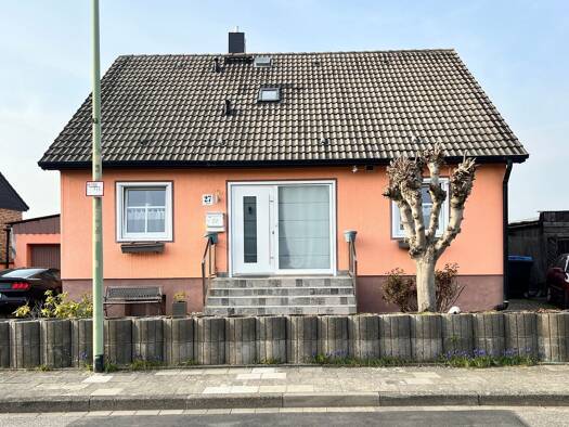 Einfamilienhaus zum Kauf 359.000 € 5 Zimmer 134 m² 657 m² Grundstück Huchem-Stammeln Niederzier 52382