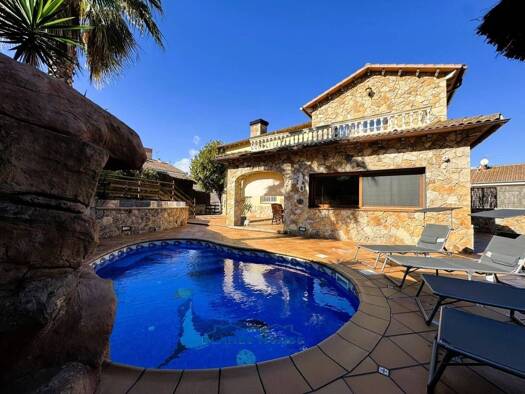Villa zum Kauf 795.000 € 5 Zimmer 350 m² 564 m² Grundstück Mas Torrents 77 Blanes 17300