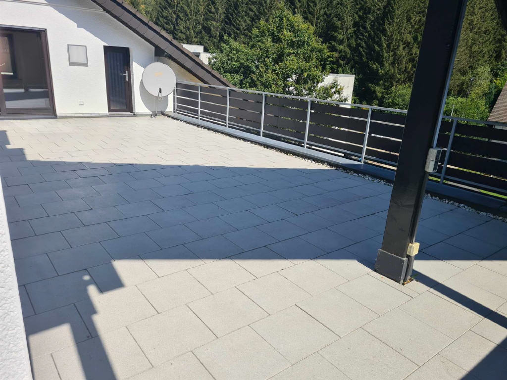 Terrassenwohnung zum Kauf 250.000 € 4 Zimmer 121,4 m²<br/>Wohnfläche 2.<br/>Geschoss Altenhundem Lennestadt-Altenhundem 57368