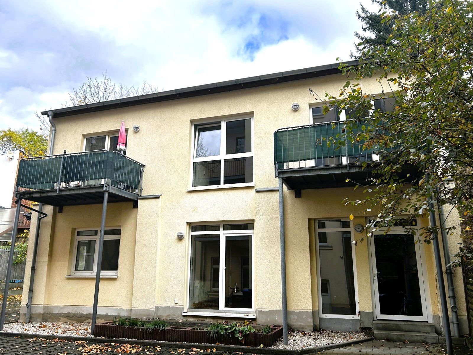 Wohnung zum Kauf 41.000 € 2 Zimmer 50,9 m²<br/>Wohnfläche 1.<br/>Geschoss Oelsnitzer Straße 55 Südvorstadt Plauen 08527