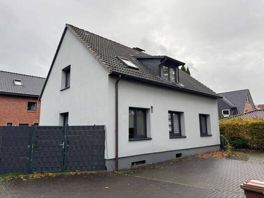 Einfamilienhaus zur Miete 1.800 € 6 Zimmer 127 m² 421 m² Grundstück frei ab 01.04.2026 Eidelstedter Weg 142 Halstenbek 25469