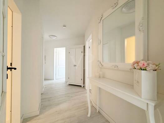 Wohnung zum Kauf 250.000 € 3 Zimmer 80 m² 3. Geschoss Altstadt Weimar 99423