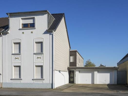 Haus zum Kauf 279.000 € 6 Zimmer 152 m² 645 m² Grundstück Arnoldsweiler Düren 52353