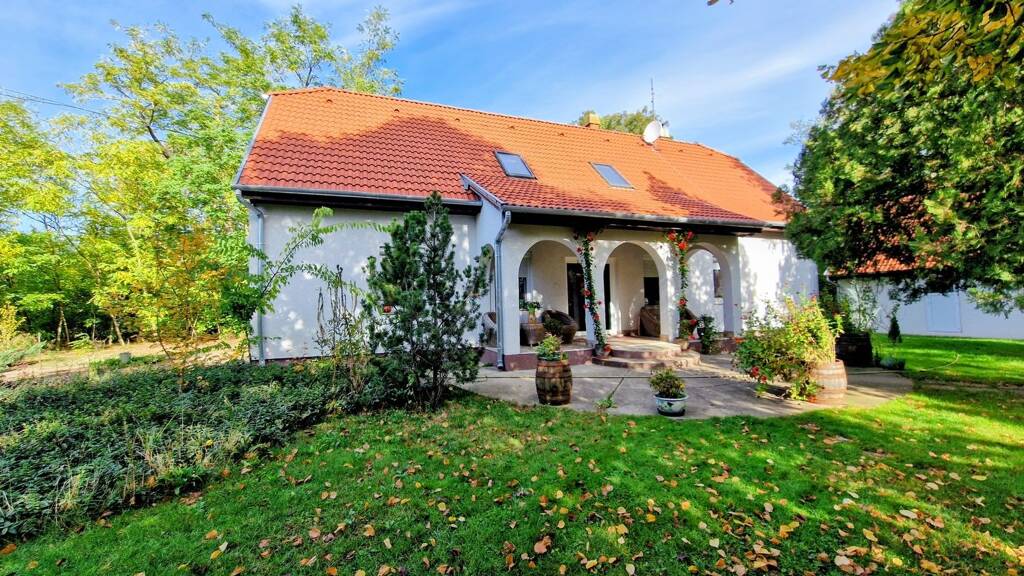 Reiterhof zum Kauf 282.000 € 200 m² 44.547 m² Grundstück Kerekegyháza 6041