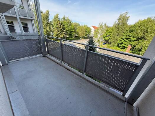 Wohnung zur Miete 400 € 3 Zimmer 69,7 m² 3. Geschoss frei ab 01.10.2026 Jahnstraße 39 Lutherviertel Lutherviertel 09126